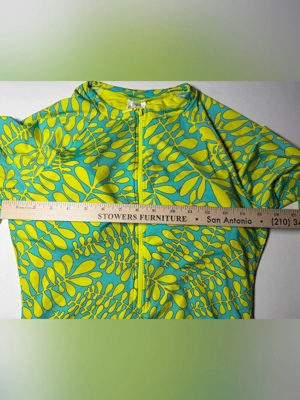 Trina Turk Trellis Front Zip Long Sleeve Surf Paddle Suit Size Large